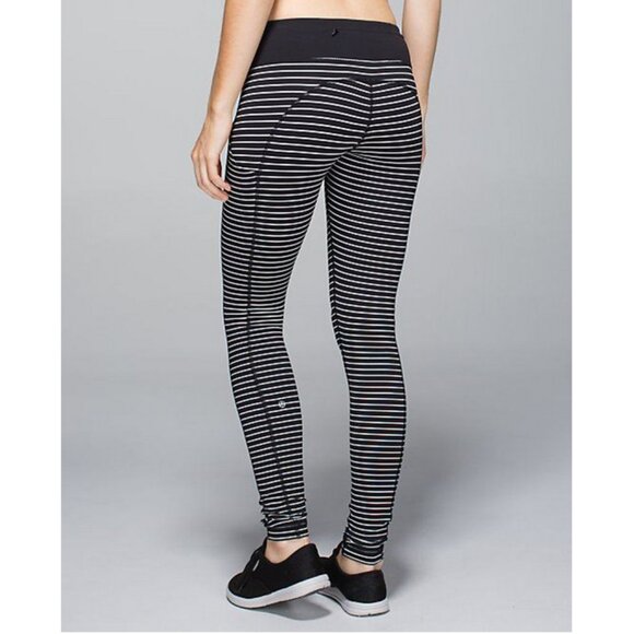 Lululemon Speed Tight II in Parallel Stripe Black White / Black - Picture 4 of 16